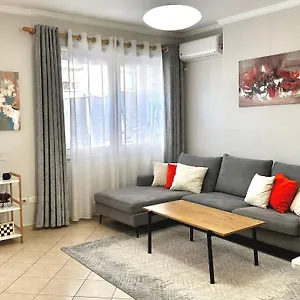 Appartamento Quiet & Spacious Center - 4 Min Walk, Tirana